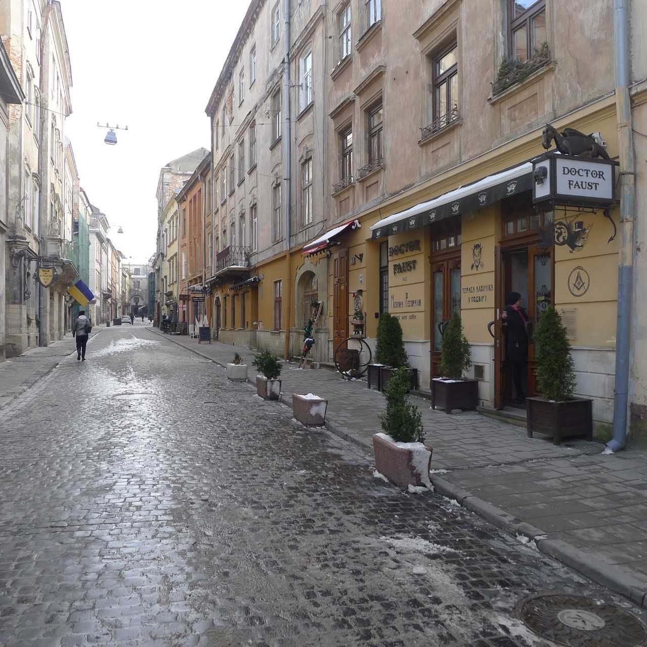Ulice Lwowa często bywają puste
