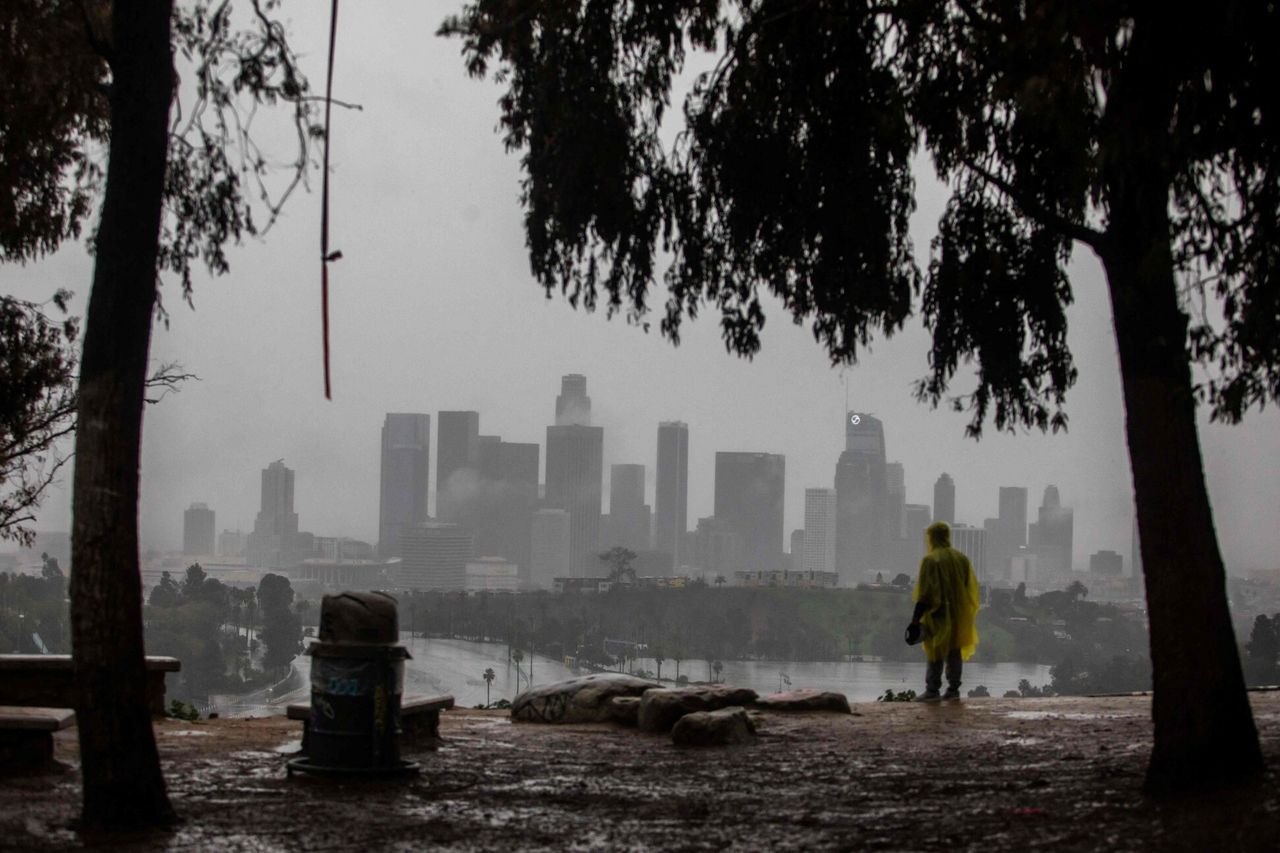 Stan wyjątkowy w Los Angeles. Nawałnice przyniosły chaos