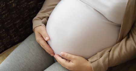 Teściowie nie dawali jej spokoju po porodzie. "Boję się, że to się powtórzy"