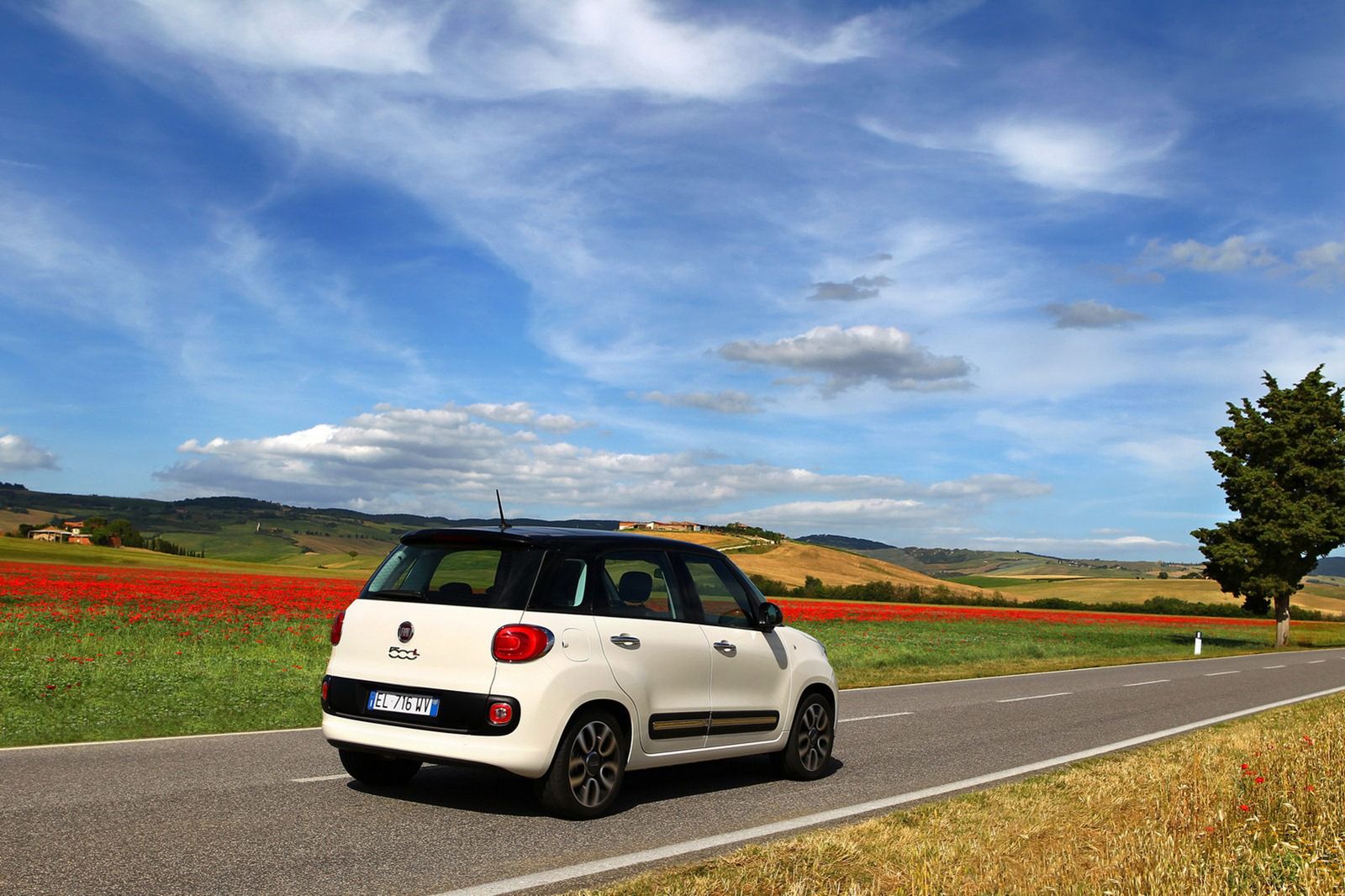 Fiat 500L - obszerna galeria zdjęć 8