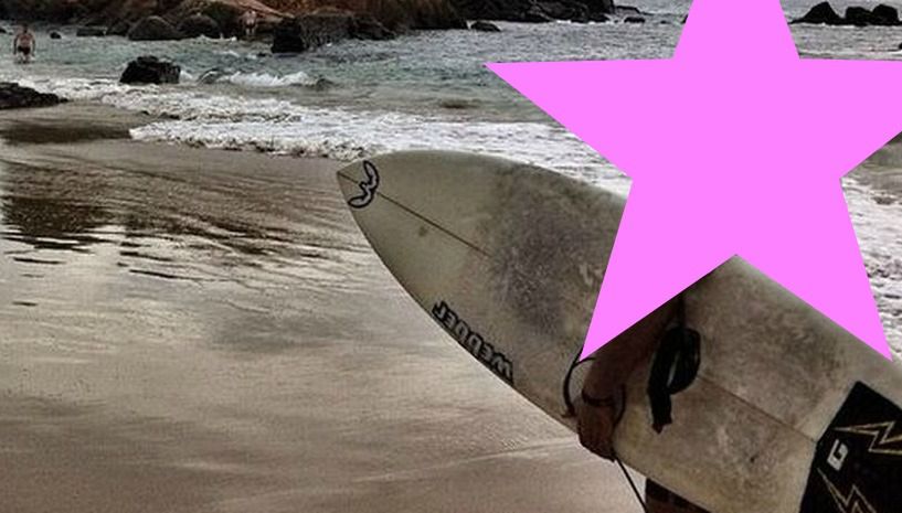 Aleksandra Kwaśniewska chwali się zdjęciami z wakacji. Czy tajemniczy mężczyzna z deską surfingową to Kuba Badach?