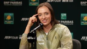 Iga Świątek wpatrzona w telefon. Od razu o to zapytali