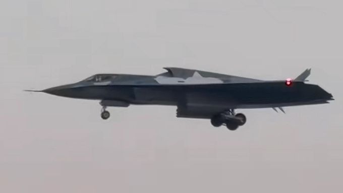 Chiński myśliwiec J-36