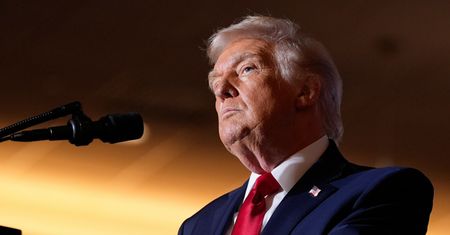 "Stronnicze źródło informacji". Trump chce zamknąć redakcję "The New York Times"