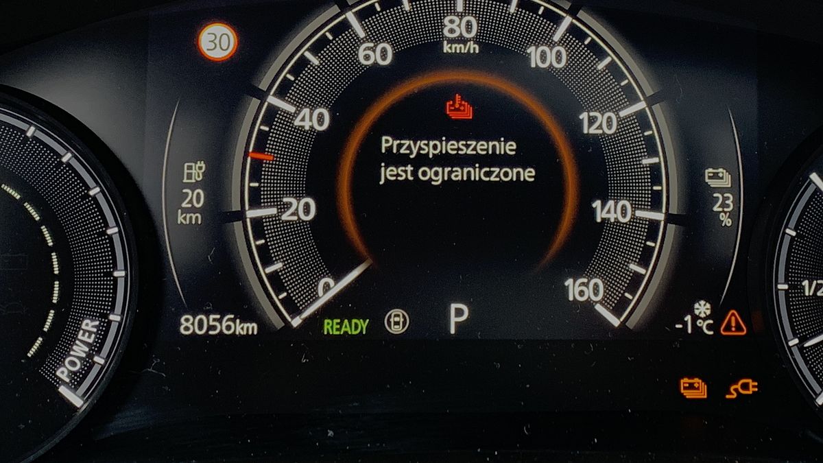 Obecnie wraz z kontrolkami pojawiają się komunikaty, więc rzadziej trzeba sprawdzać, co one oznaczają