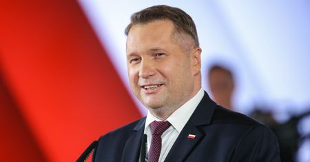 "Oze-sroze". Polityk PSL na antenie pokazał, co Czarnek ma na dachu