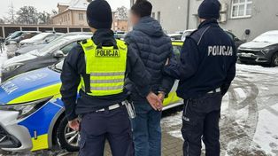 Cieszków: Wyprzedzał przed przejściem, omal nie potrącił pieszego. Kierowca chciał wykupić się łapówką