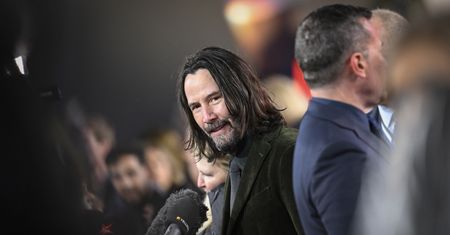 Keanu Reeves nie ufa nowym technologiom. Dodaje do umów specjalną klauzulę