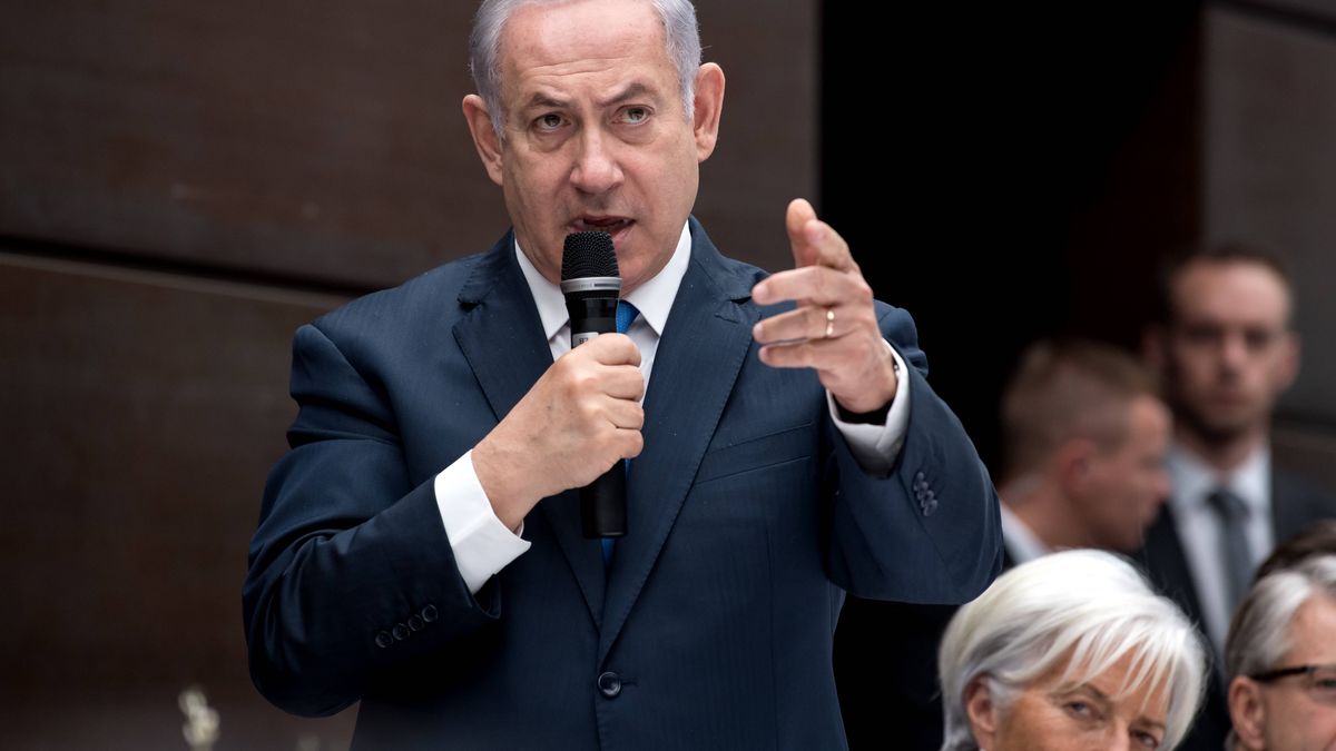 54th Munich Security Conference
Israeli Prime Minister Benjamin Netanjahu delivers a speech to representatives of business and economy during a lunch break at the 54th Munich Security Conference in Munich, Germany, 16 February 2018. More than 500 guests among those head of states and head of governments, are expected to attend the three day conference. Photo: Sven Hoppe/dpa 
Dostawca: PAP/DPA.
Sven Hoppe
