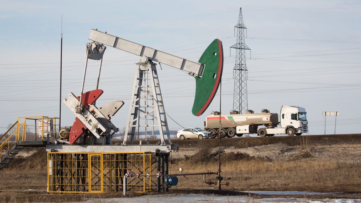 An oil pumping jack, also known as "nodding donkey", operated by Tatneft PJSC, stands in an oilfield near Almetyevsk, Tatarstan, Russia, on Wednesday, March 11, 2020. Saudi Aramco plans to boost its oil-output capacity for the first time in a decade as the worlds biggest exporter raises the stakes in a price and supply war with Russia and U.S. shale producers. Photographer: Andrey Rudakov/Bloomberg via Getty Images