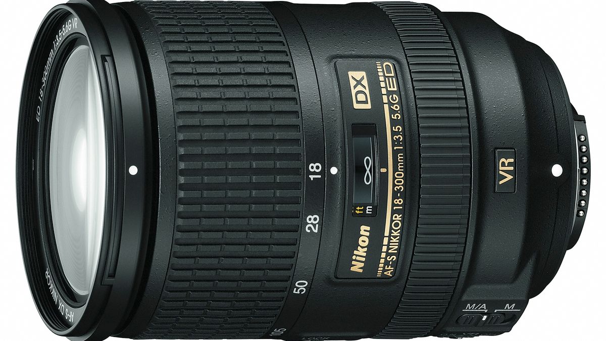 AF-S DX Nikkor 18-300 mm f/3,5-5,6G ED VR - uniwersalny zoom z lepszą stabilizacją 1