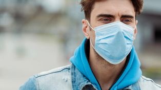 Toruń: UMK rozdaje maseczki. Ostrzegają przed chorobami