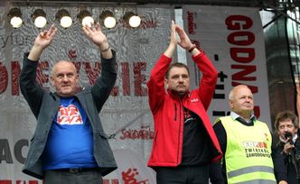 Manifestacja skończyła się hymnem. Było ich 200 tys.?