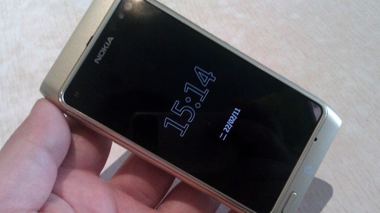 Nokia T7-00 wycieka w polskim sklepie Nokii 1