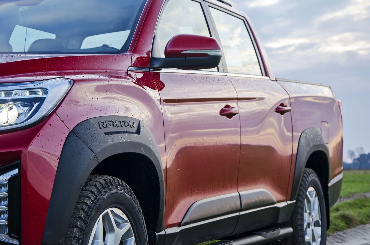 SsangYong Musso Grand z akcesoriami