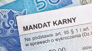 Toruń: Kierowcy minęli patrol policji i gwałtownie przyspieszyli
