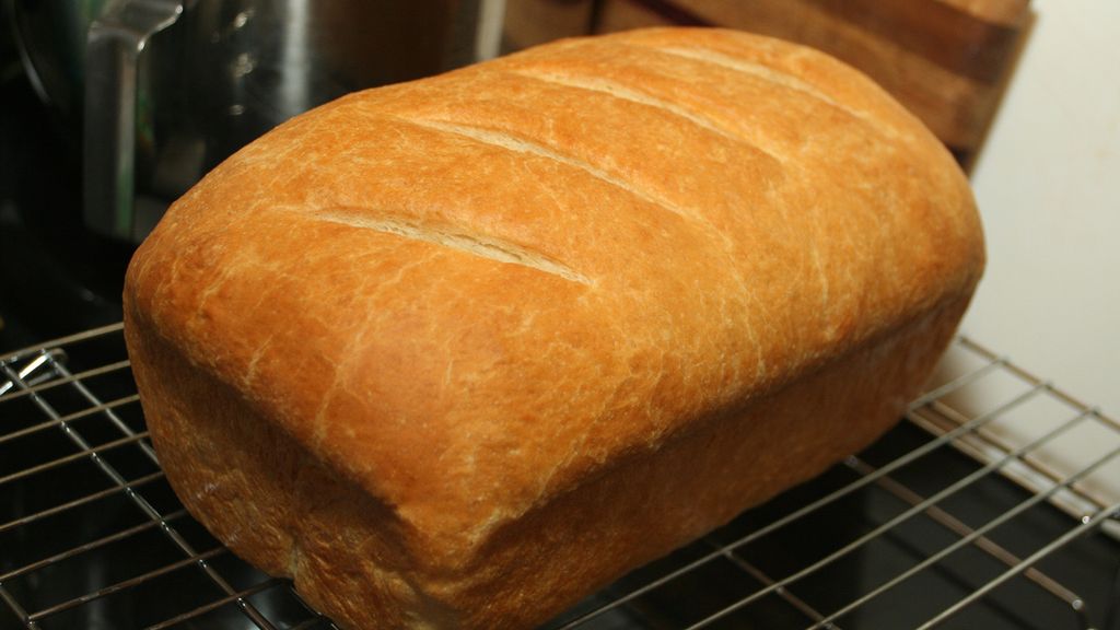 Białe pieczywo przygotowane z dodatkiem odtłuszczonego mleka w proszku