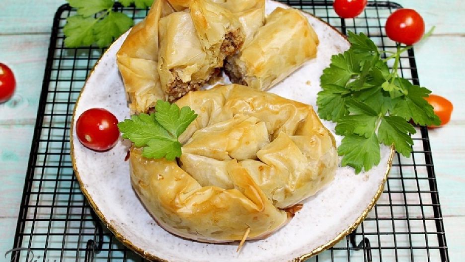 Burek z mięsem mielonym