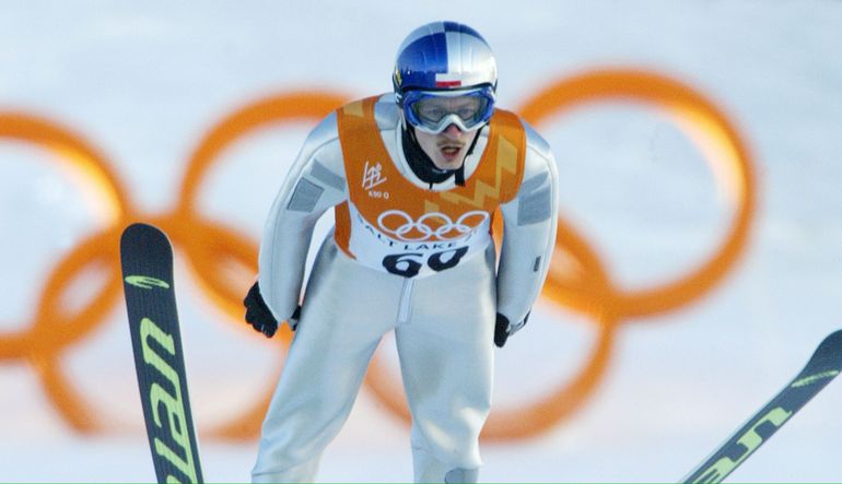 Adam Małysz podczas igrzysk olimpijskich w 2002 roku. Zdobył na nich dwa medale: brązowy i srebrny. Rok wcześniej zwyciężył próbę przedolimpijską na skoczni w Park City.