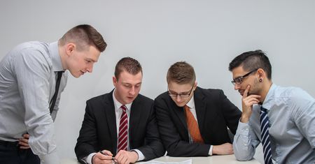 Czym są syndykaty i dlaczego firmy korzystają z tego rozwiązania?