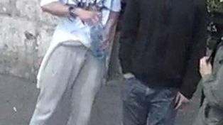 Kraków. Brutalnie pobili mężczyznę na ulicy. Gdy zobaczyli swoje zdjęcie w mediach, sami zgłosili się na policję
