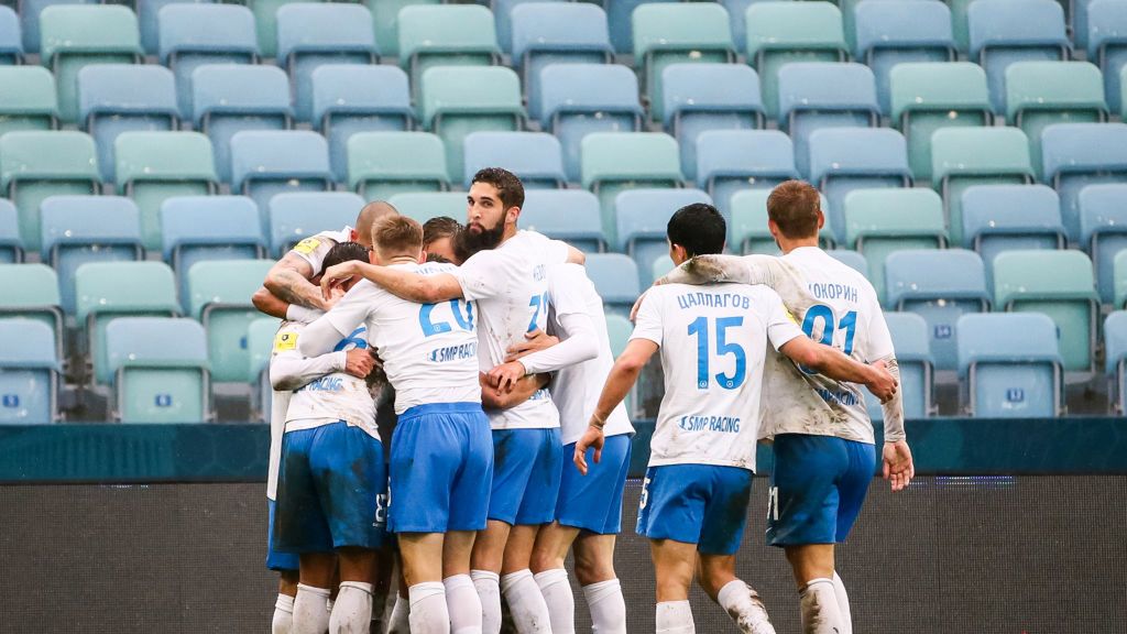 Getty Images / Dmitry Feoktistov\TASS / Na zdjęciu: piłkarze PFK Soczi