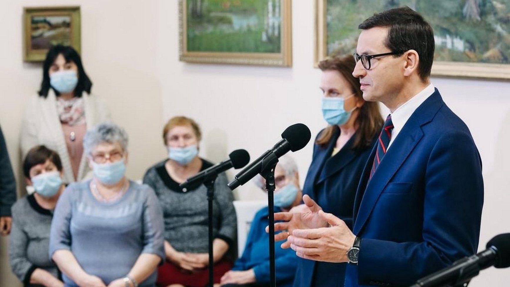 Premier Mateusz Morawiecki i prezes ZUS Gertruda Uścińska