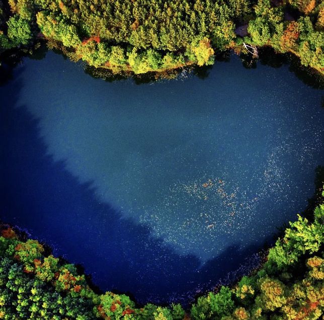Чарне озеро в Польщі