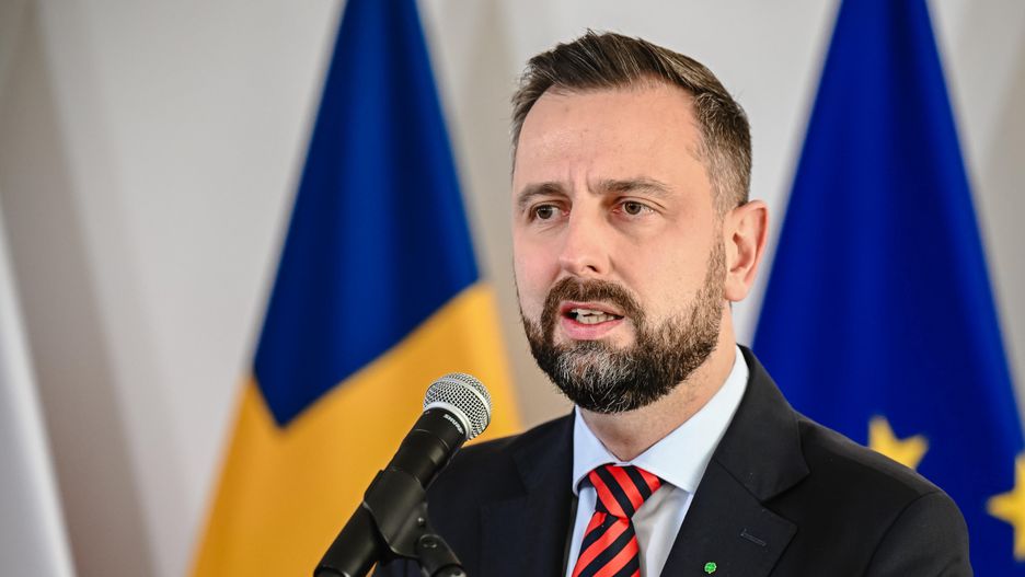 Wojskowi na liście Collegium Humanum. Szef MON reaguje
