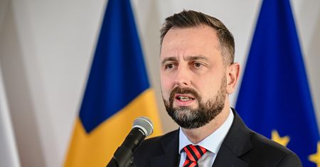 Wojskowi na liście Collegium Humanum. Szef MON reaguje