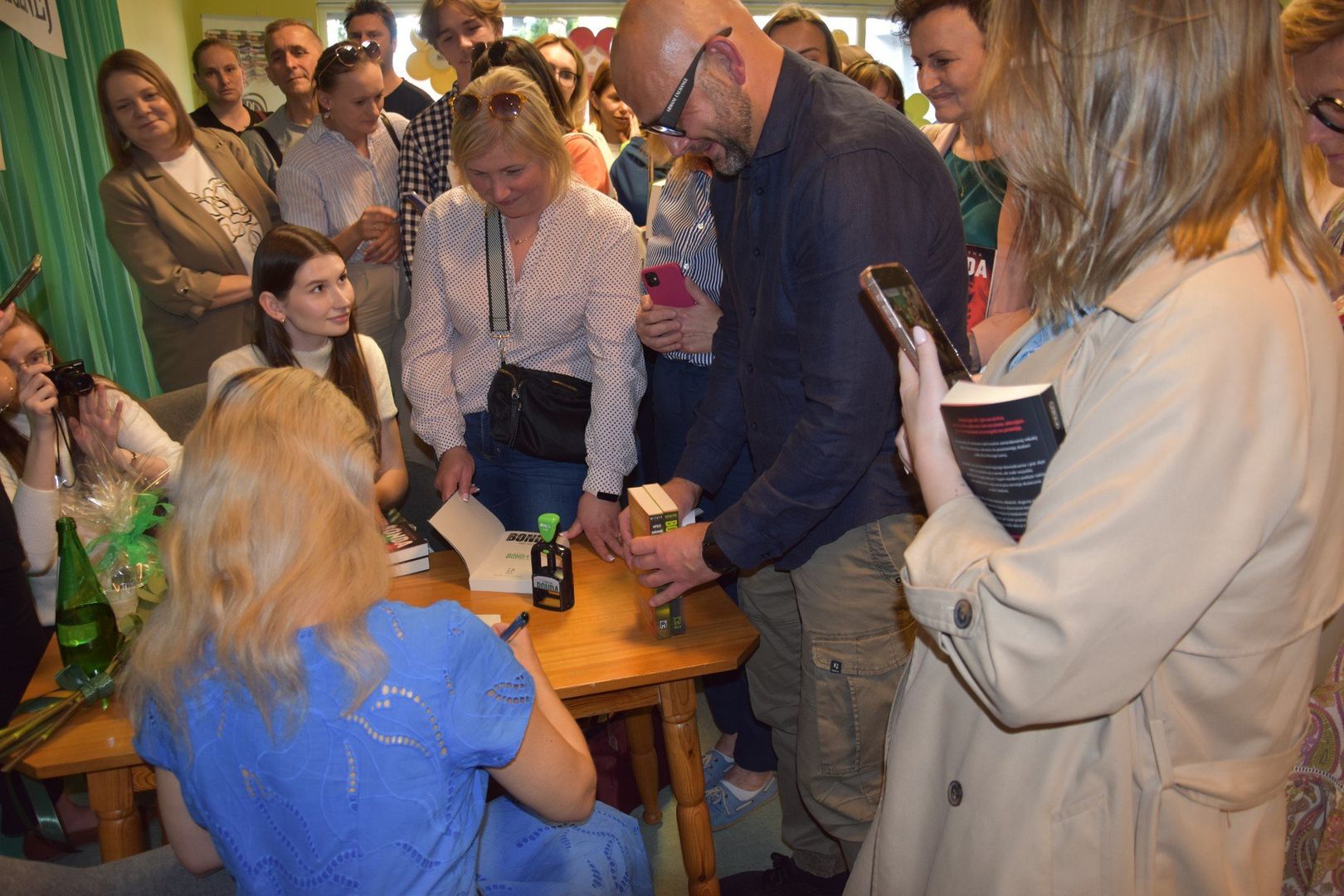 Czytelnicy mieli okazję do zdobycia autografu i zdjęcia