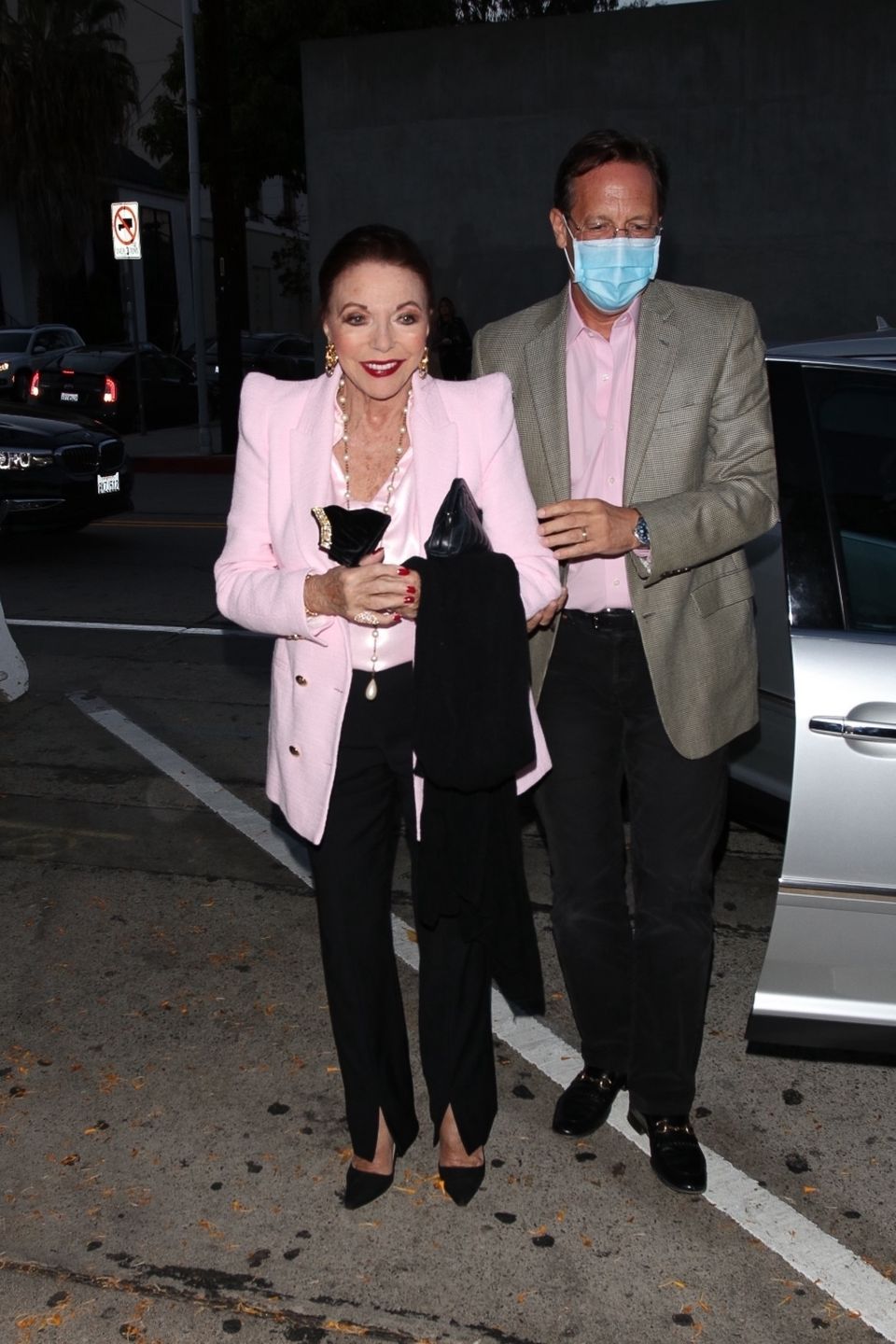 Joan Collins idzie na randkę z mężem