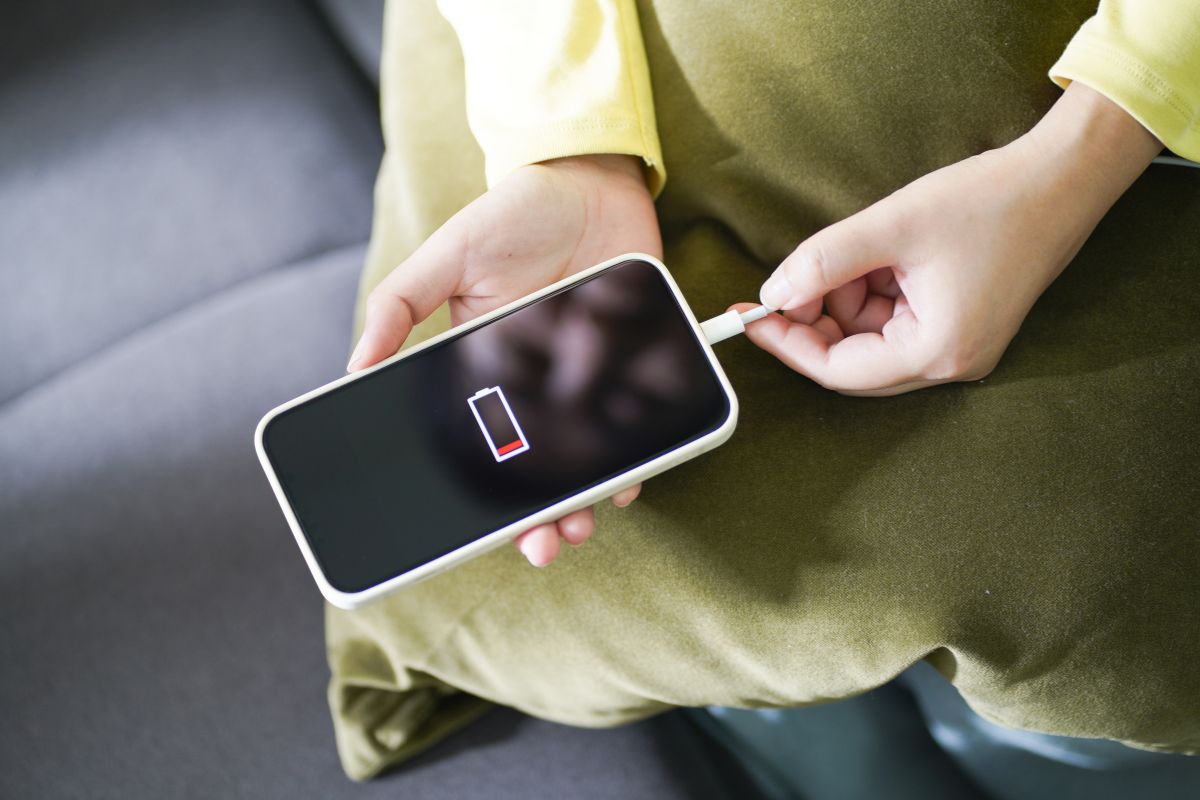 Większość osób popełnia błędy przy ładowaniu telefonu