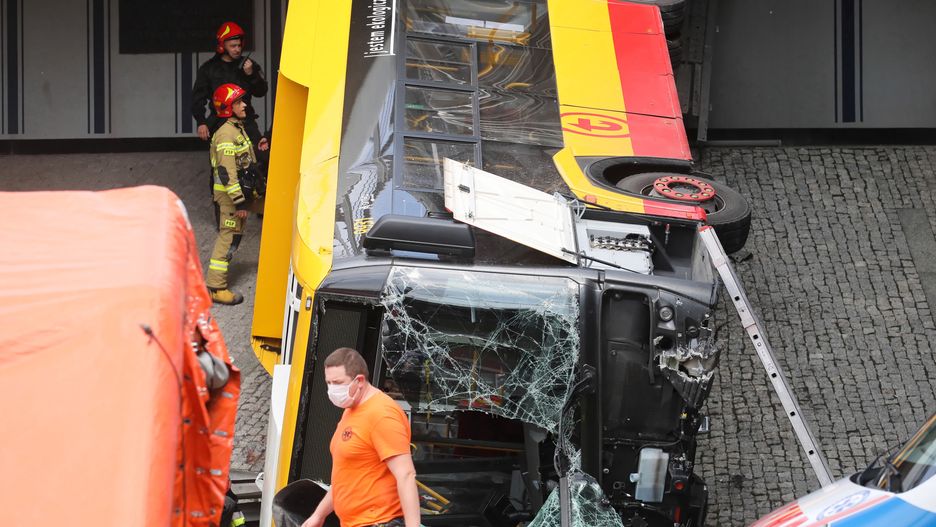 Warszawa. Wypadek na S8 w rejonie Most Grota. 1 osoba śmiertelna, 20 rannych. Nowe Informacje 