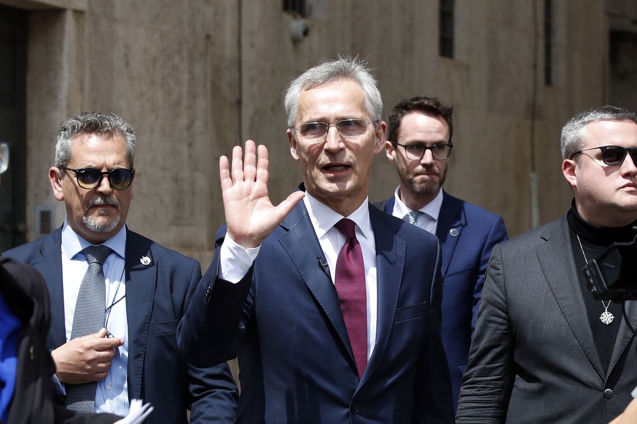 NATO Secretary General Jens Stoltenberg admitted that NATO is discussing armaments.