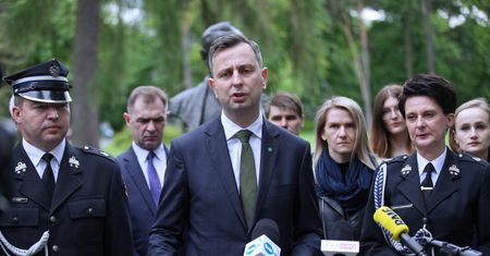 1000 zł ryczałtu za prywatne wizyty lekarskie. Kosiniak-Kamysz przedstawia pomysł
