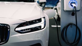400 tysięcy elektryków powstanie w fabryce w Jaworznie. Pierwszy samochód wyjedzie stąd w 2029&nbsp;r. Premier mówi o szczegółach