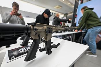 Polacy zbroją się na potęgę. Rekordowa liczba zezwoleń na broń