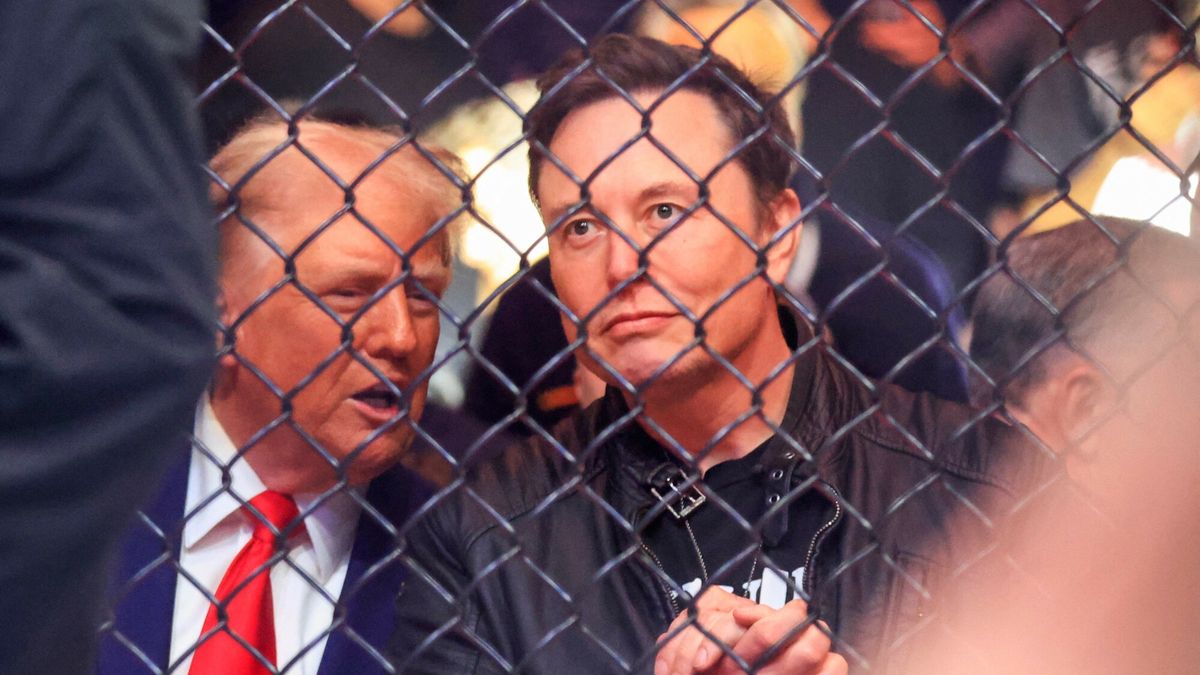 Temporary
US President-elect Donald Trump (L) and Tesla and SpaceX CEO Elon Musk watch a fight during UFC 309 at Madison Square Garden in New York, on November 16, 2024. US President-elect Donald Trump was greeted by chanting fans as he attended the Ultimate Fighting Championship heavyweight bout at New York's Madison Square Garden on November 16.
Trump entered the arena shortly before the start of the main card accompanied by UFC chief executive Dana White, who was a prominent backer during his election campaign.
Several political allies of Trump were also in attendance including entrepreneurs Elon Musk and Vivek Ramaswamy, who have been asked by Trump to lead efforts to cut government inefficiency. (Photo by Kena Betancur / AFP)
KENA BETANCUR