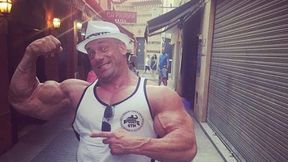 "Hardkorowy" skok do wody. Burneika szaleje na wakacjach w Hiszpanii