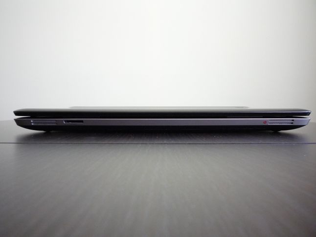 HP Pavilion dv7-6140ew - front