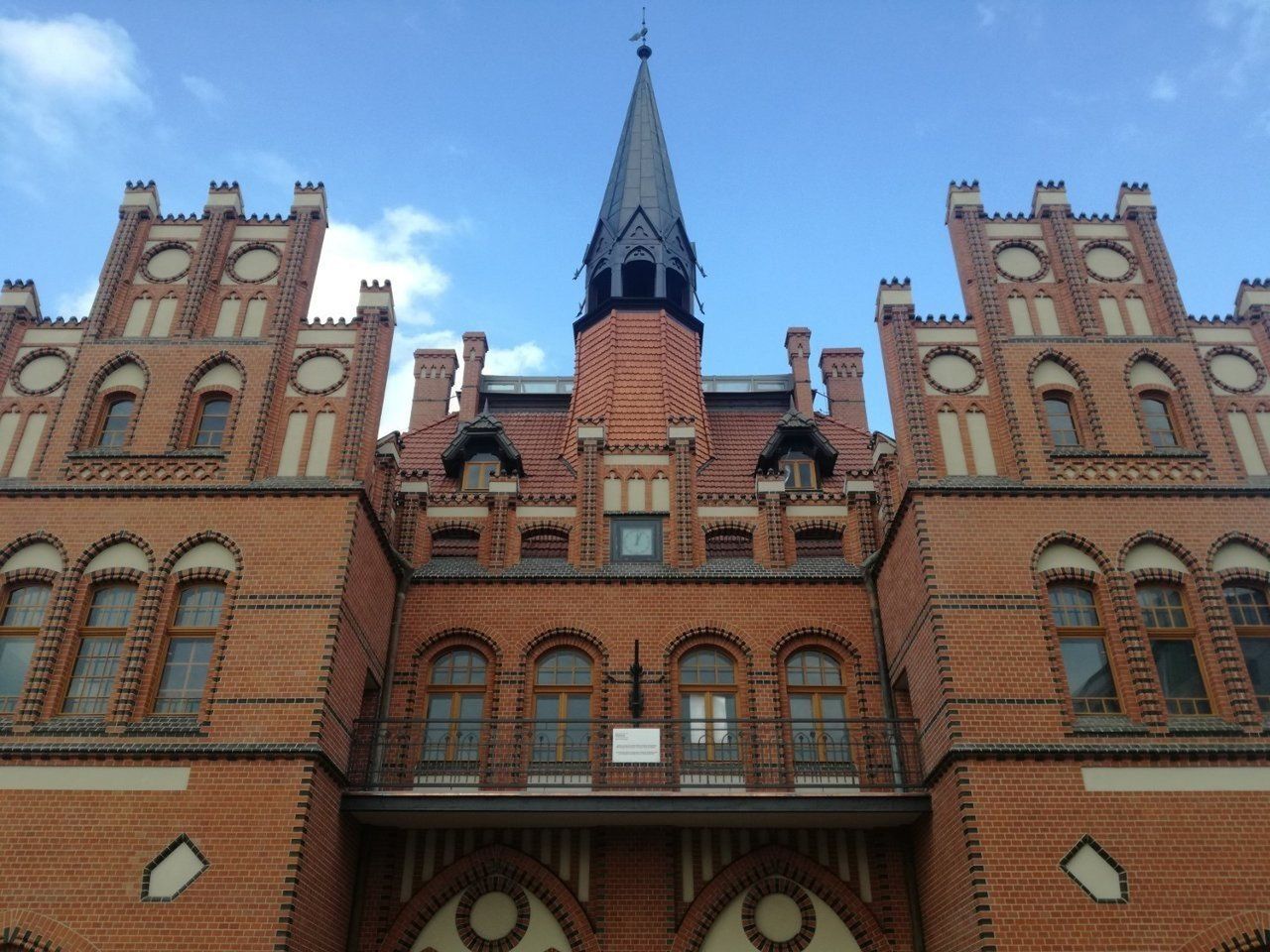 Nowe Skalmierzyce: Miliony na rewitalizację zabytkowego dworca. Historyczny obiekt zyska nowe życie i funkcje społeczne