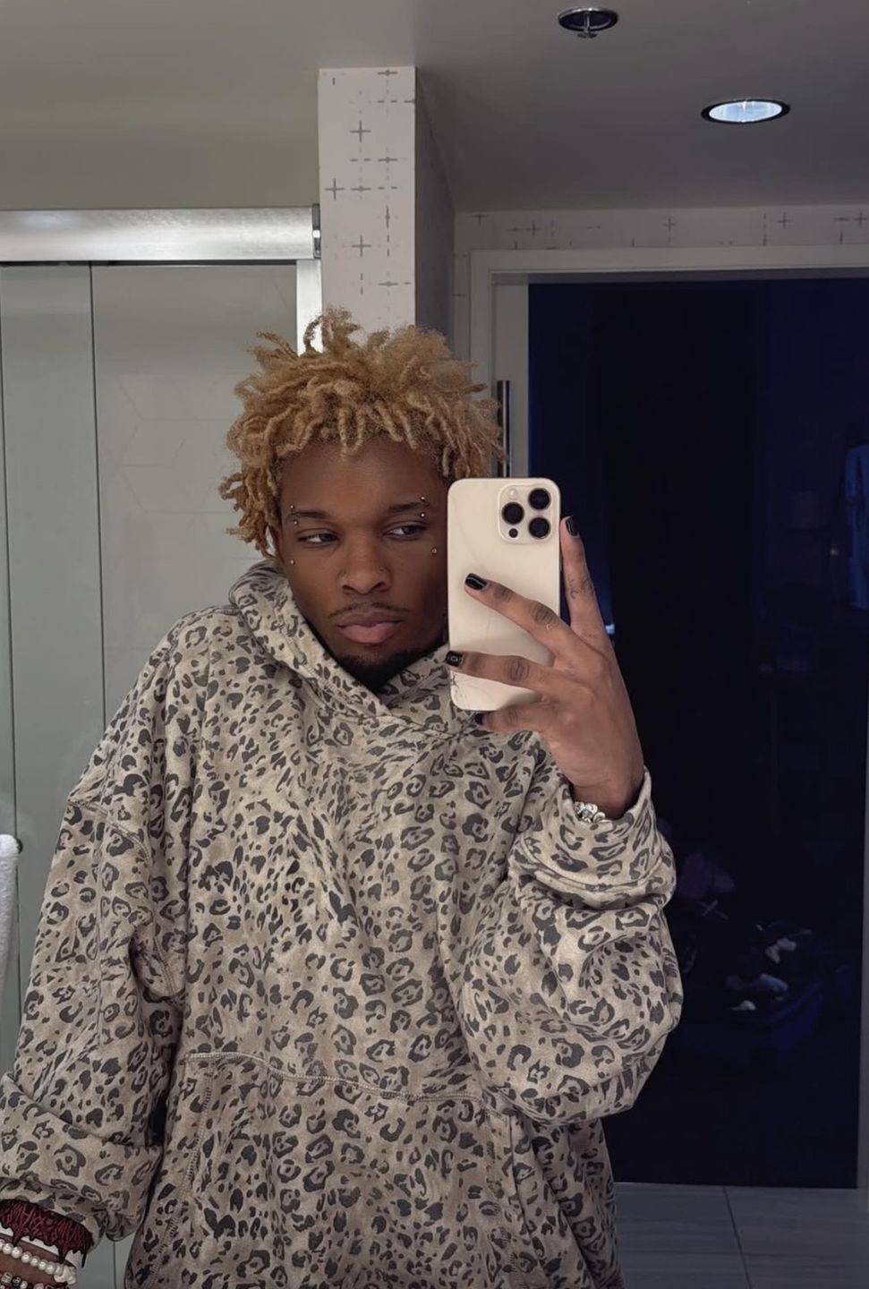 David Anthony Burke, znany jako D4vd