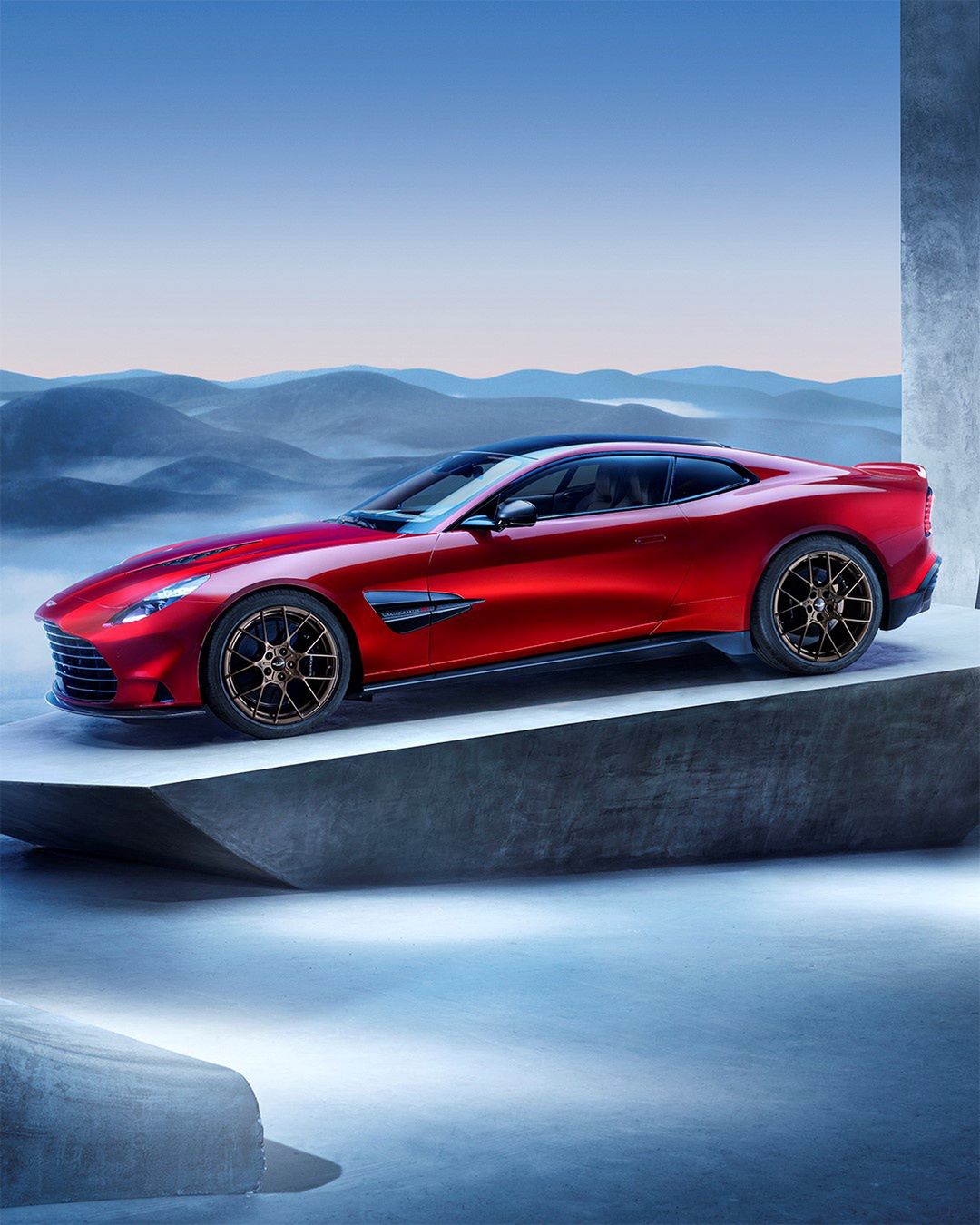 Nowy Aston Martin Vanquish