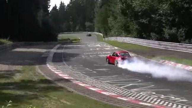 Co robi plama oleju na Nürburgringu? 1