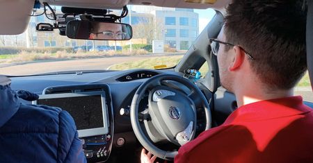 Określono, jak będą działać samochody autonomiczne. Prędkość do 60 km/h, a na pokładzie czarne skrzynki