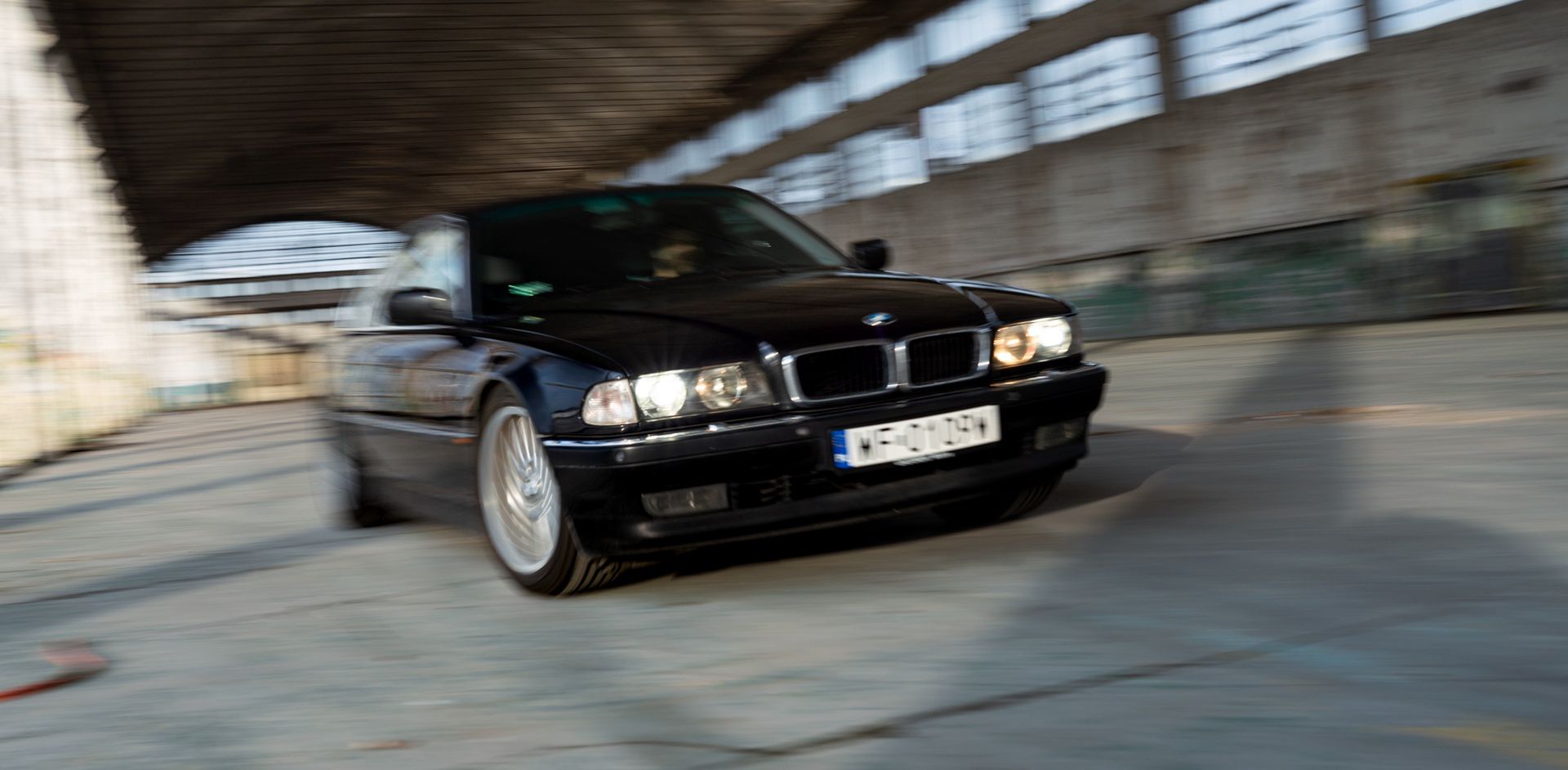BMW Serii 7 E38