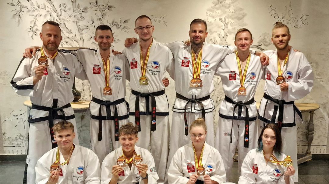 Zdjęcie okładkowe artykułu: Facebook / Polska Federacja Taekwon-do / Na zdjęciu: Sobotni medaliści mistrzostw Europy