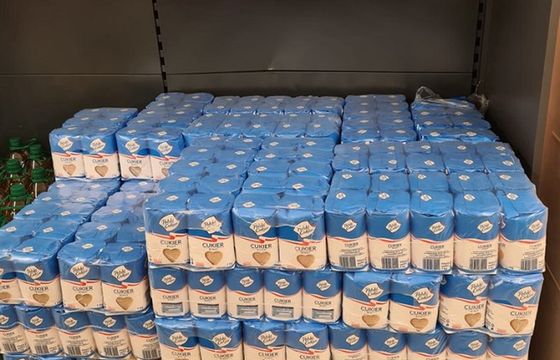 W Biedronce, Netto i Aldi limity na zakup cukru. Co zrobią inne sieci sklepów?