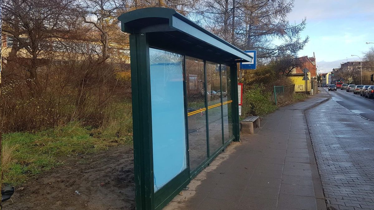 Nowe wiaty miałyby chronić przed deszczem i wiatrem 